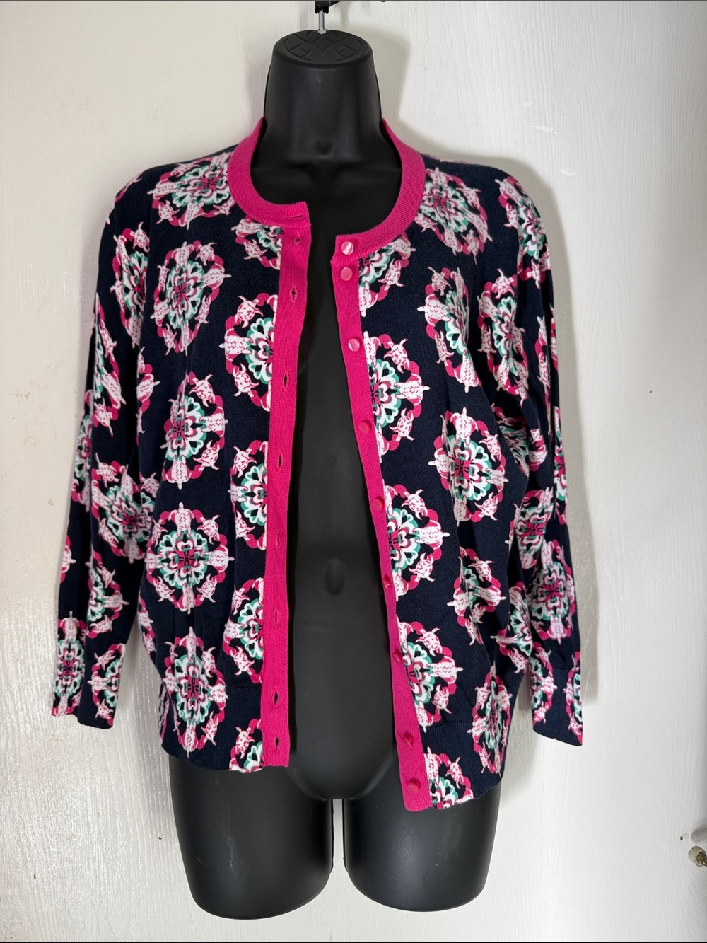 NWT crown + Ivy Women’s Navy Pink Turtle Patterned Button-Front Sweater Cardigan